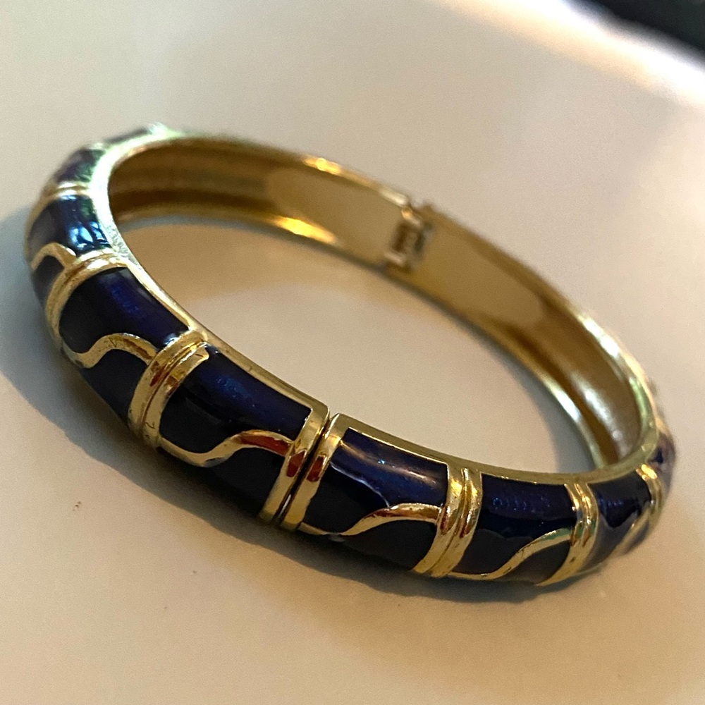 Vintage JTF Black Enamel & Gold Tone Bangle